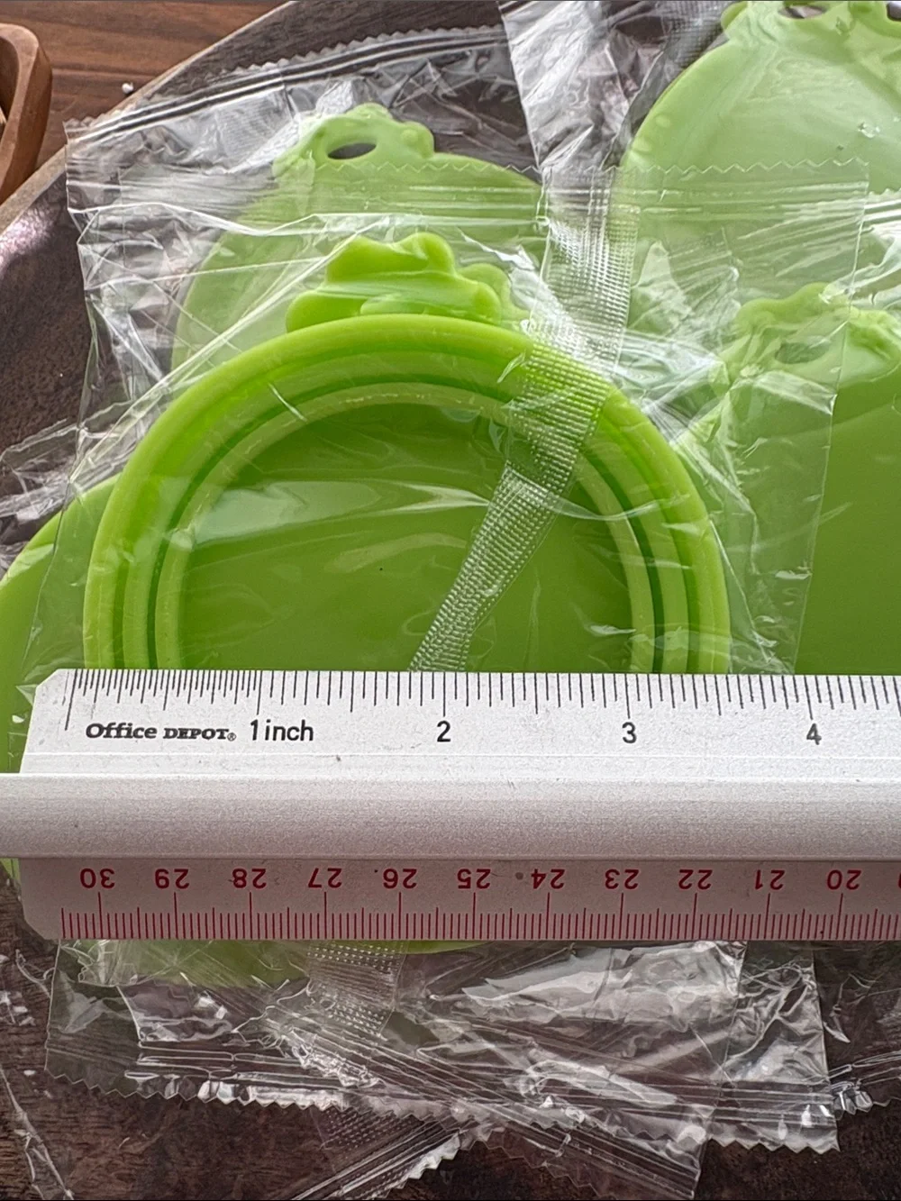Universal can covers Bright Green Silicone Lid Covers for pet food Pack of 6 new